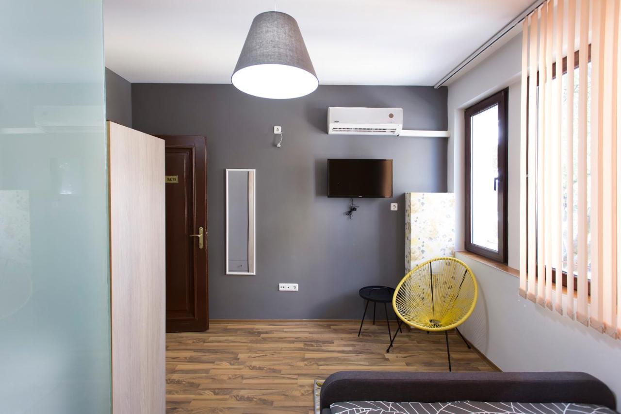 Nice Place Guest House Oborishte Sofia Exterior photo